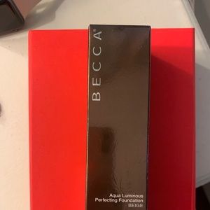 BECCA Aqua Luminous Foundation Beige/Medium